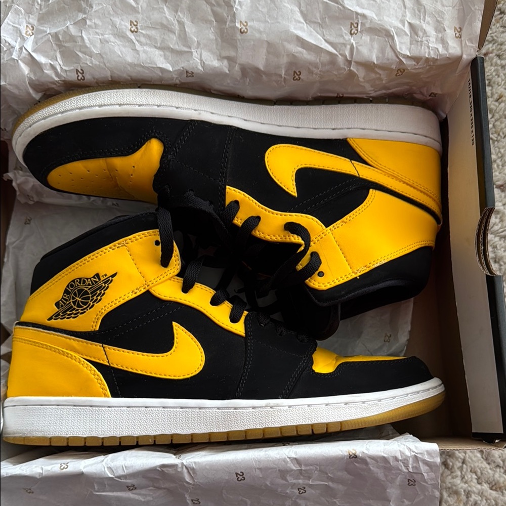 Nike Air Jordan 1 Mid Black Yellow New Love (2017)